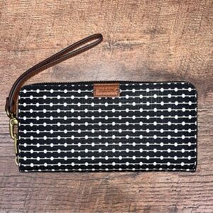 Fossil RFID Wristlet 👛 Like New!
